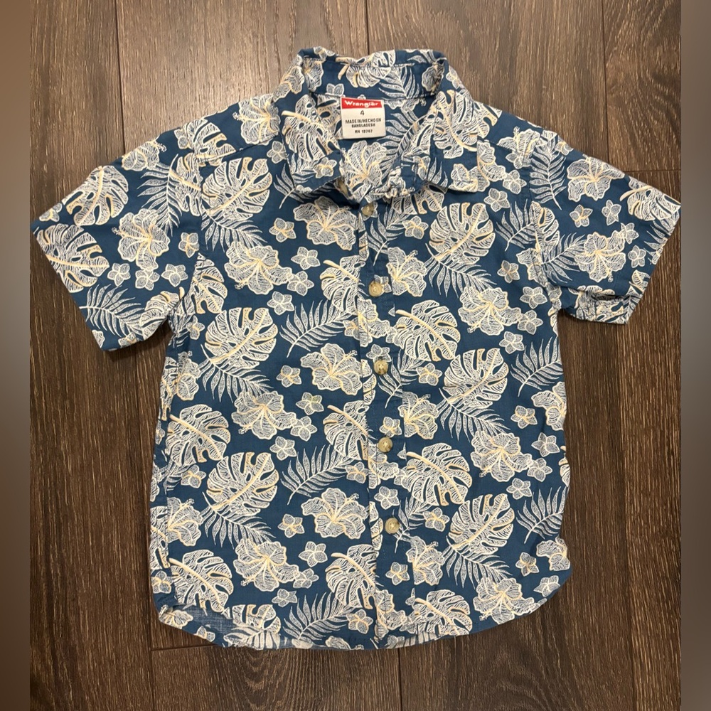 Wrangler Boys Size 4 Blue Leaf Print Button Down Shirt